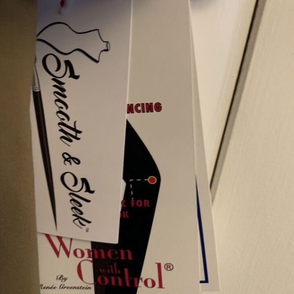 Women w/ Control SMOOTH & SLEEK Tummy Control TAUPE Pants PETITE 5X NIP - Picture 2 of 4